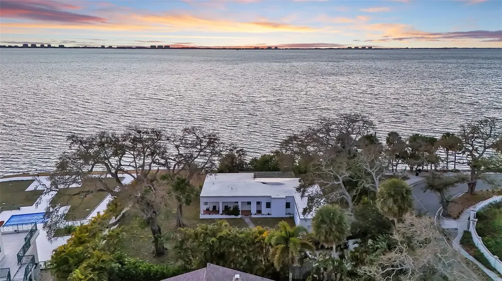 820 Indian Beach Drive Sarasota FL 34234