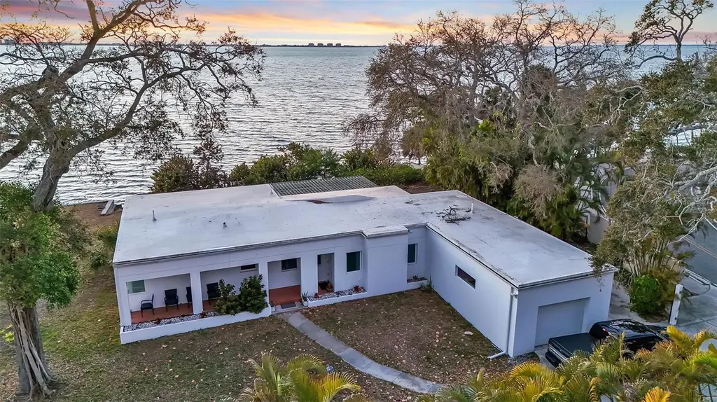 820 Indian Beach Drive Sarasota FL 34234