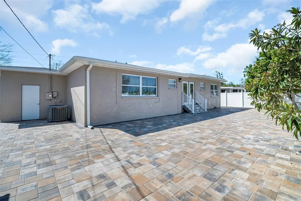 4767 26th Avenue N St Petersburg FL 33713