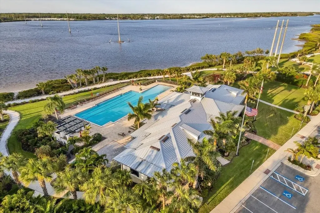 904 Riverscape Street Bradenton FL 34208