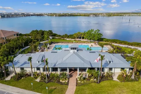 904 Riverscape Street Bradenton FL 34208