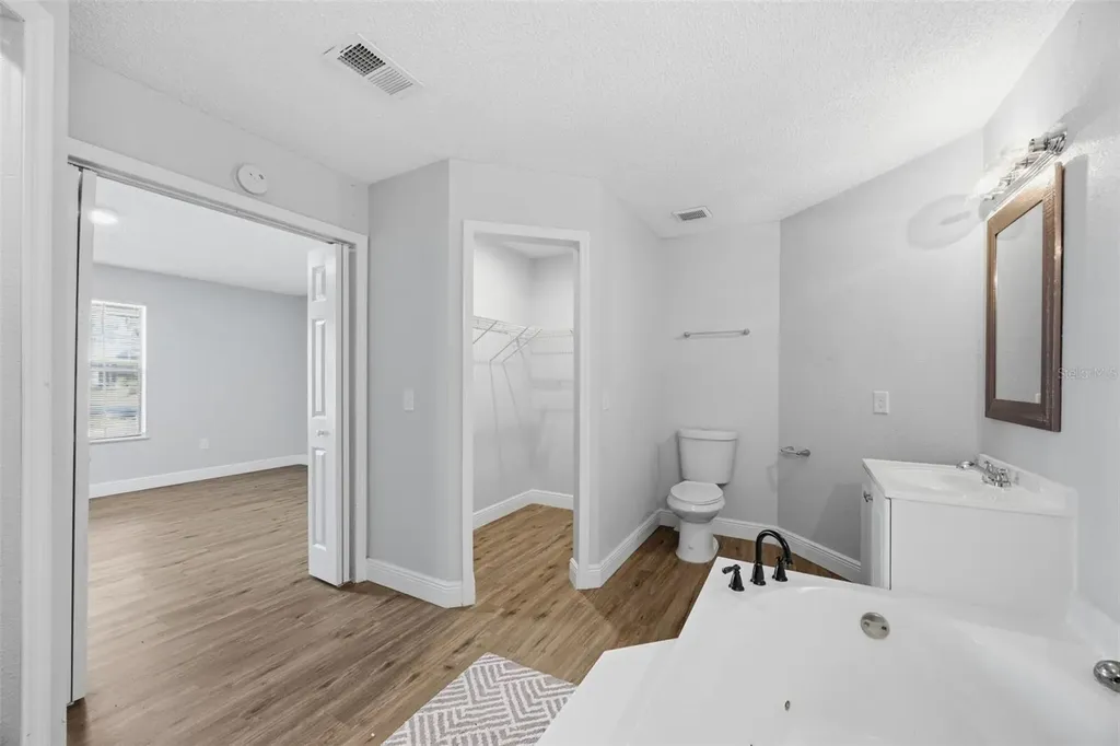 33710 Linda Lane Leesburg FL 34788
