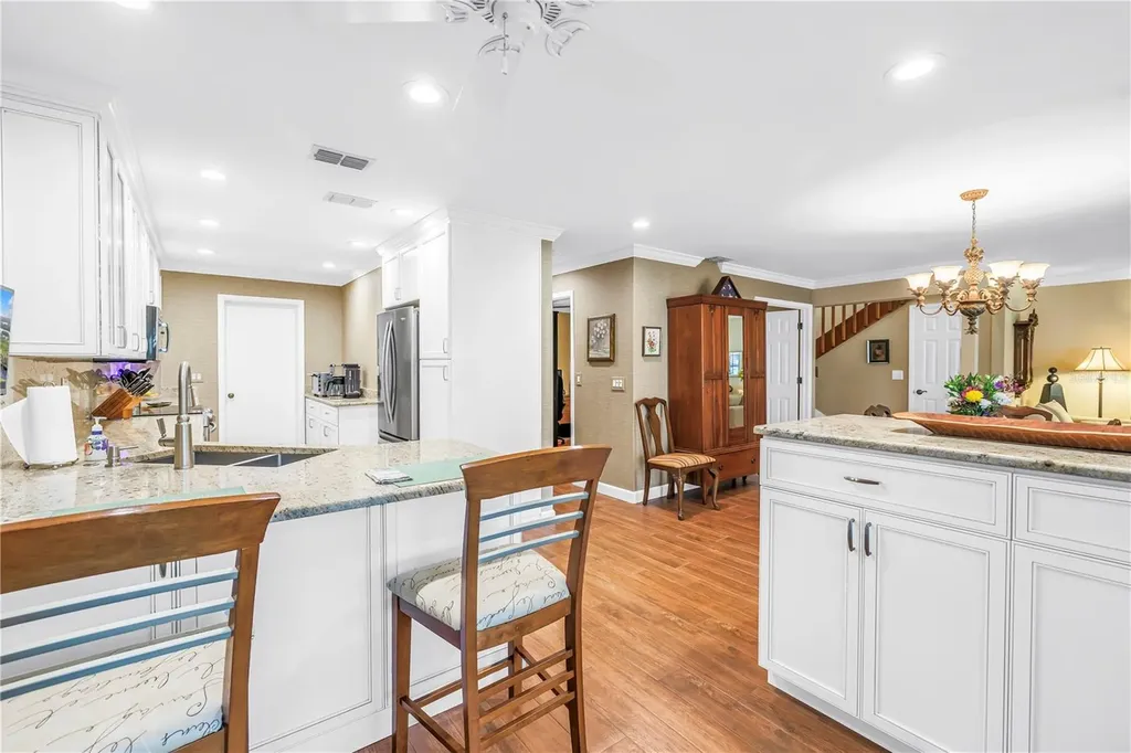 812 Amelia Court NE St Petersburg FL 33702