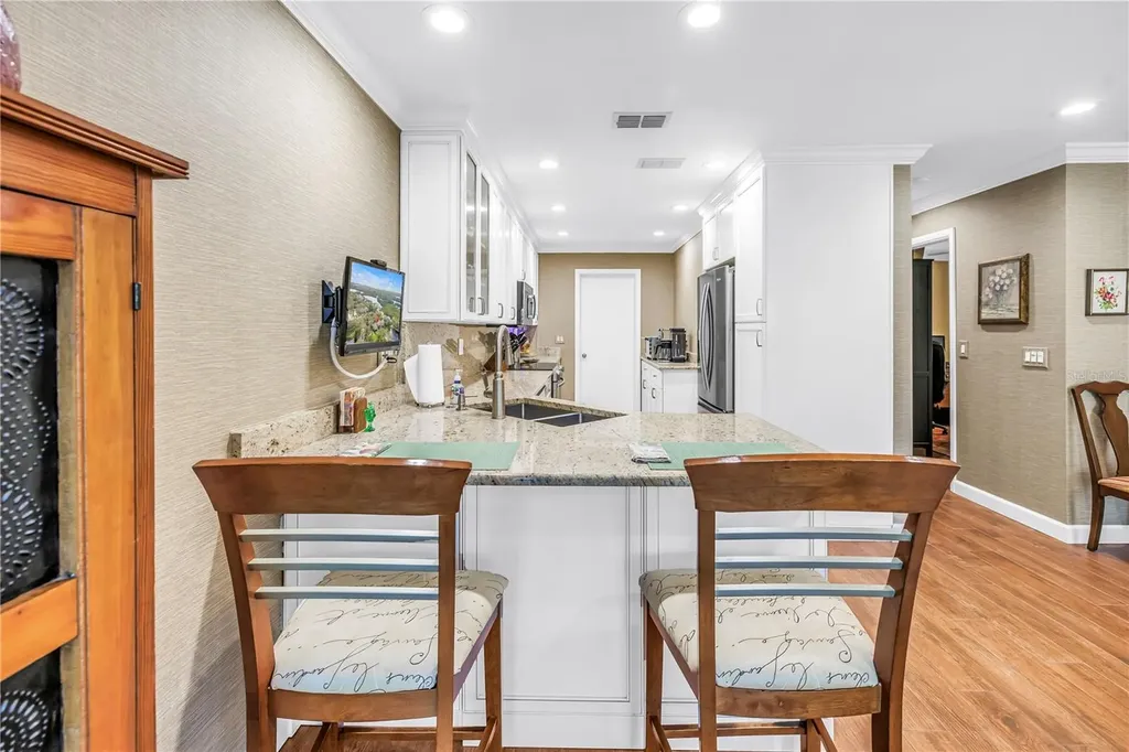 812 Amelia Court NE St Petersburg FL 33702