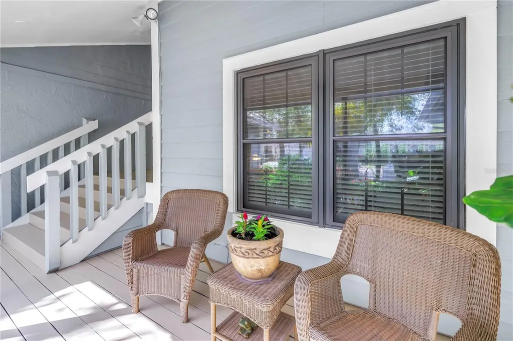 812 Amelia Court NE St Petersburg FL 33702