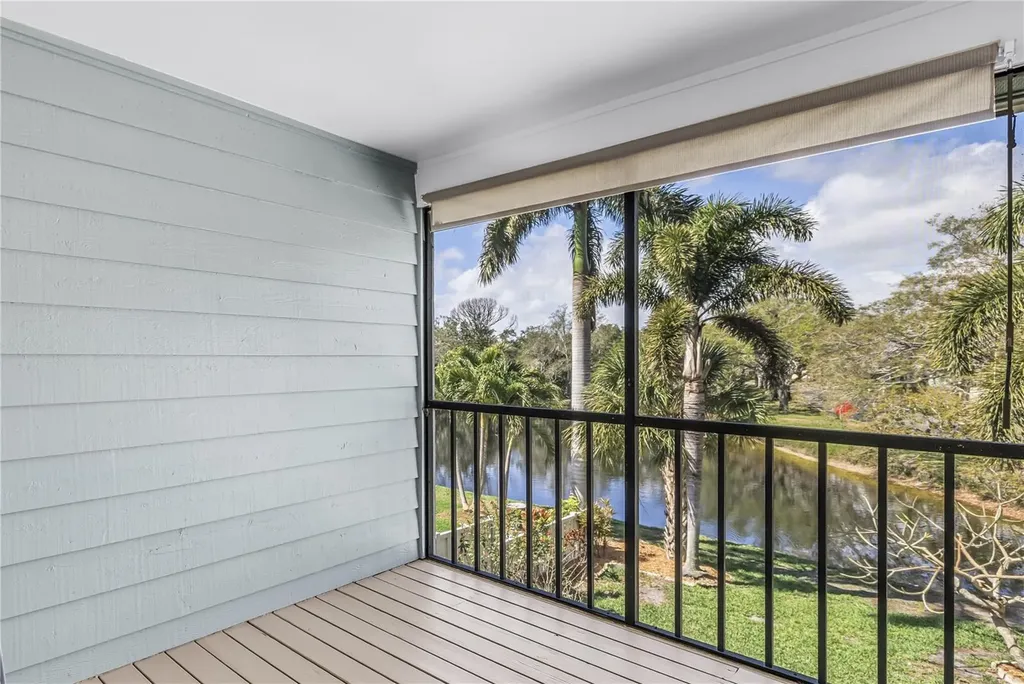 812 Amelia Court NE St Petersburg FL 33702