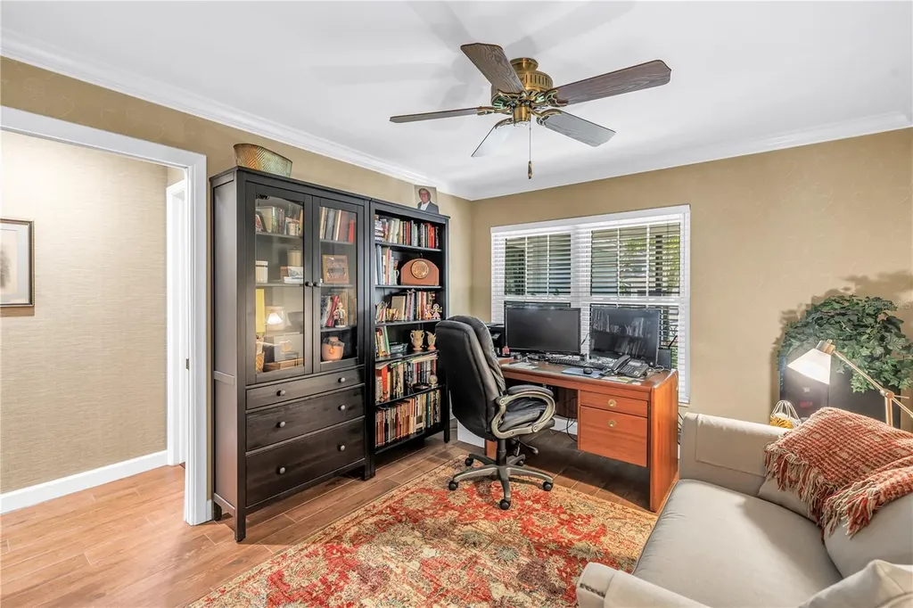 812 Amelia Court NE St Petersburg FL 33702