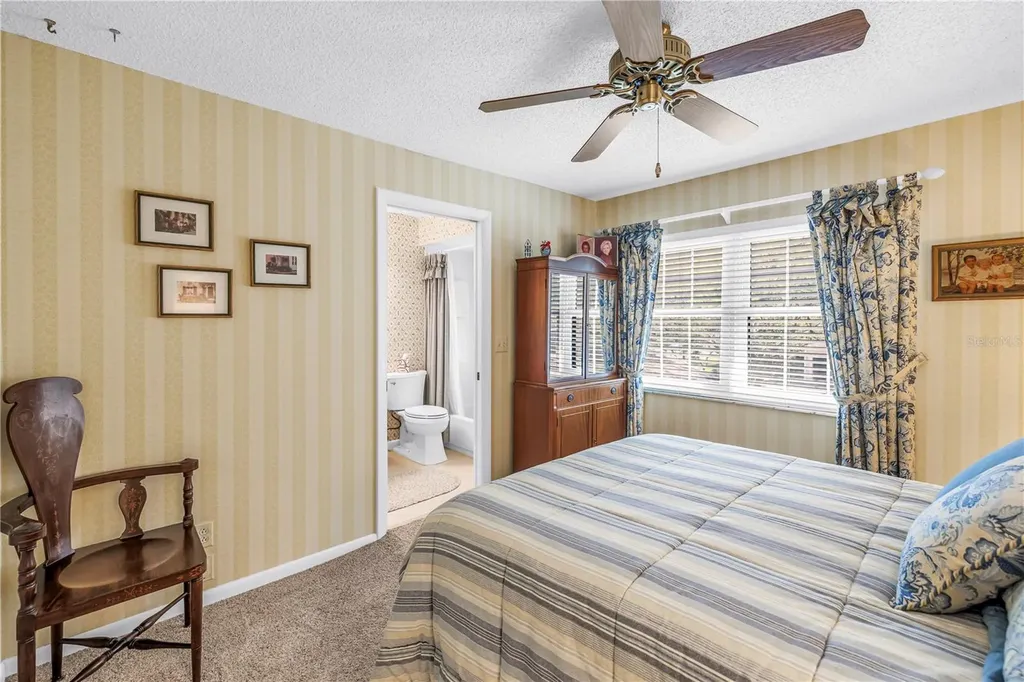 812 Amelia Court NE St Petersburg FL 33702