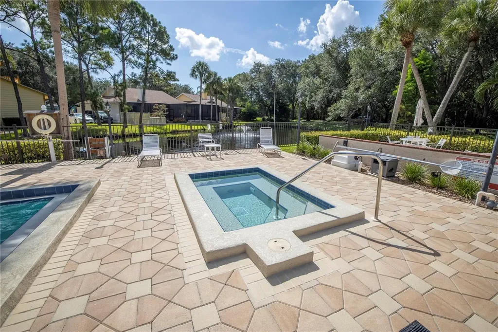 812 Amelia Court NE St Petersburg FL 33702