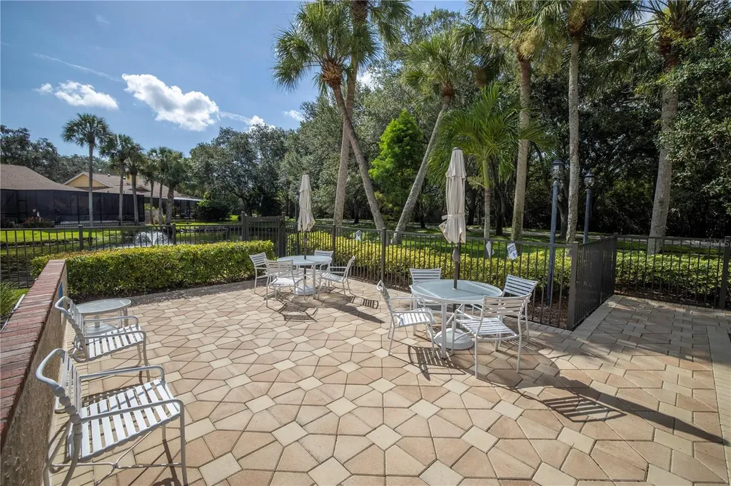 812 Amelia Court NE St Petersburg FL 33702