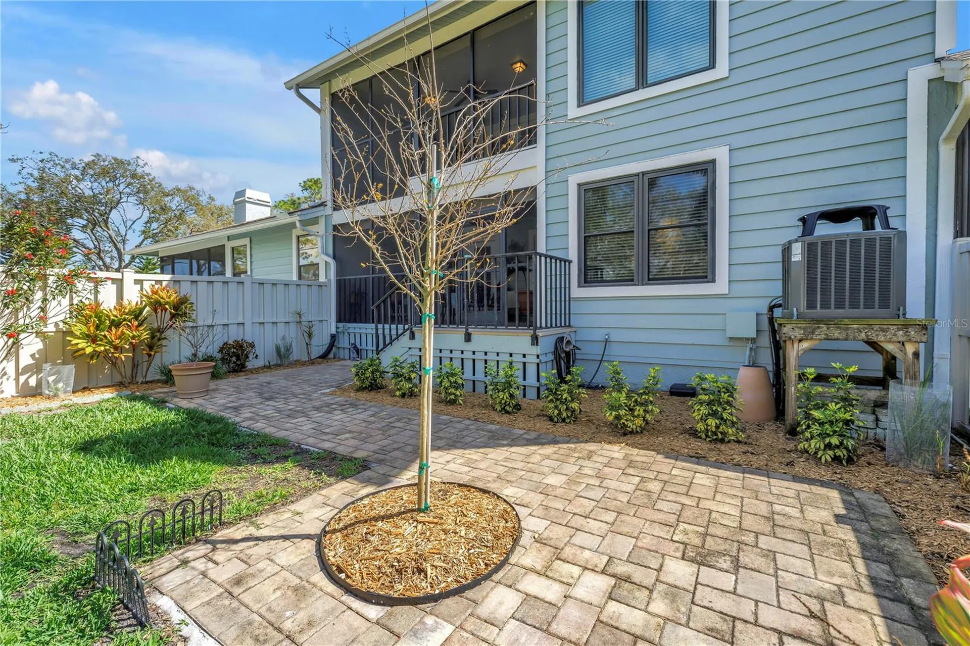 812 Amelia Court NE St Petersburg FL 33702