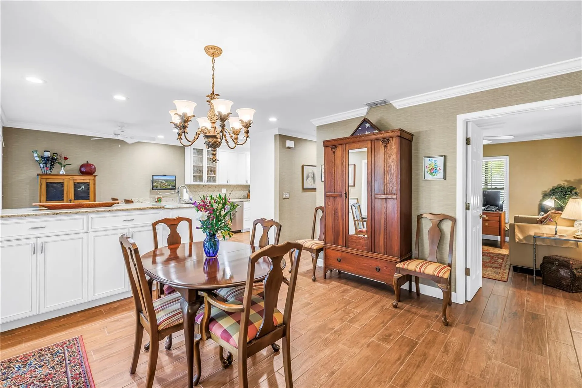 812 Amelia Court NE St Petersburg FL 33702