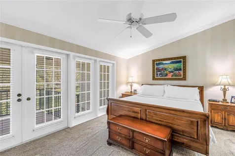 812 Amelia Court NE St Petersburg FL 33702