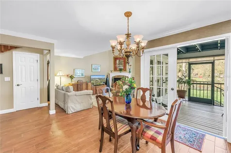 812 Amelia Court NE St Petersburg FL 33702