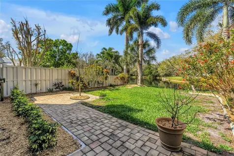 812 Amelia Court NE St Petersburg FL 33702