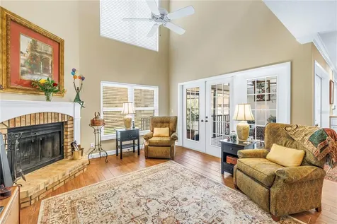 812 Amelia Court NE St Petersburg FL 33702