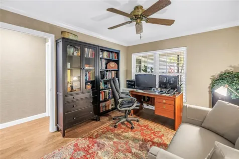 812 Amelia Court NE St Petersburg FL 33702