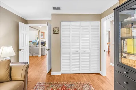 812 Amelia Court NE St Petersburg FL 33702