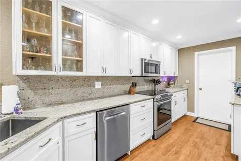 812 Amelia Court NE St Petersburg FL 33702