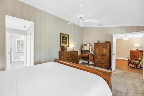 812 Amelia Court NE St Petersburg FL 33702