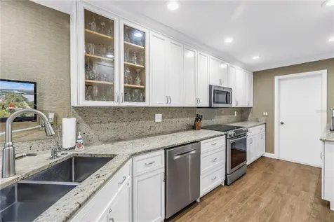 812 Amelia Court NE St Petersburg FL 33702