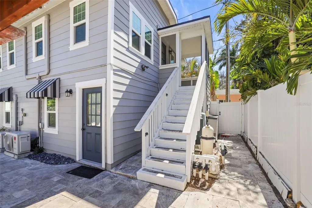 800 18th Avenue N St Petersburg FL 33704