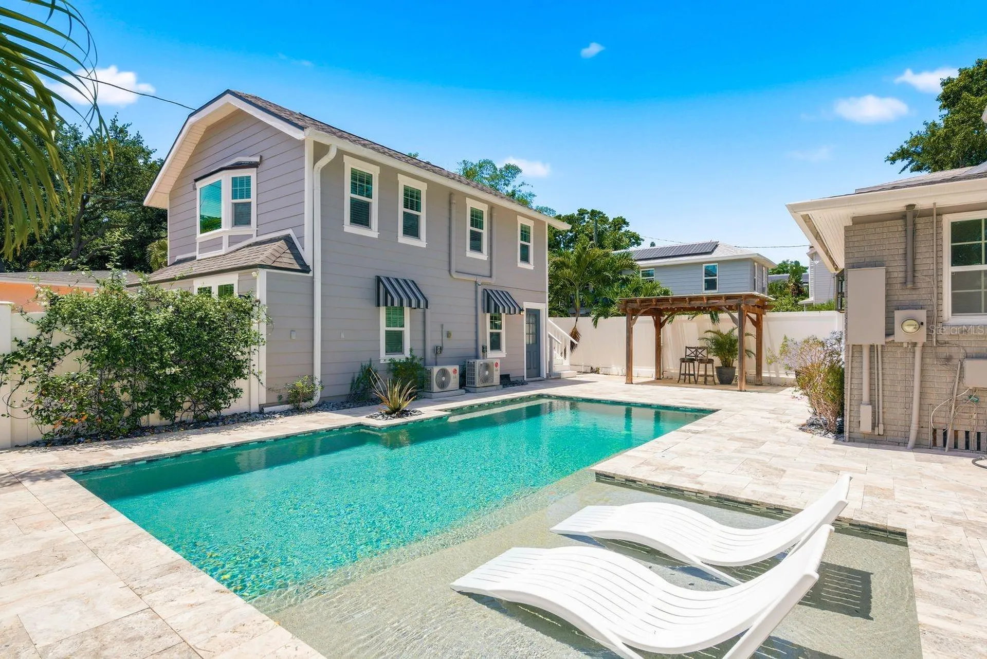 800 18th Avenue N St Petersburg FL 33704