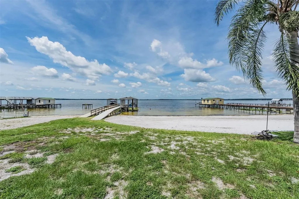 13850 SE 124th Street Ocklawaha FL 32179