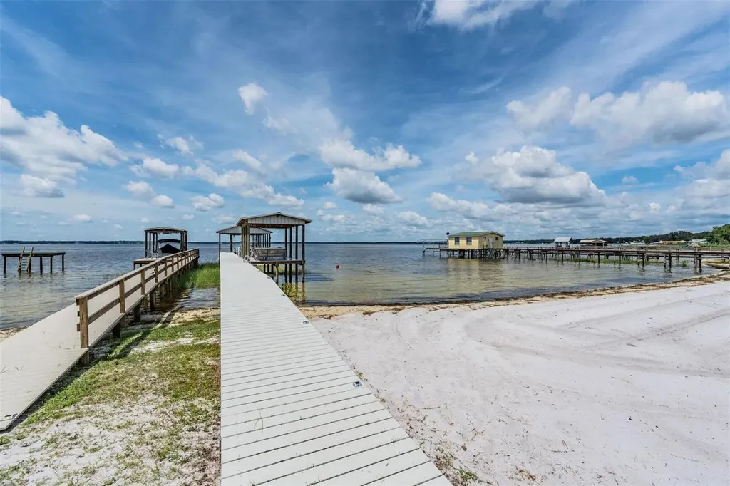 13850 SE 124th Street Ocklawaha FL 32179