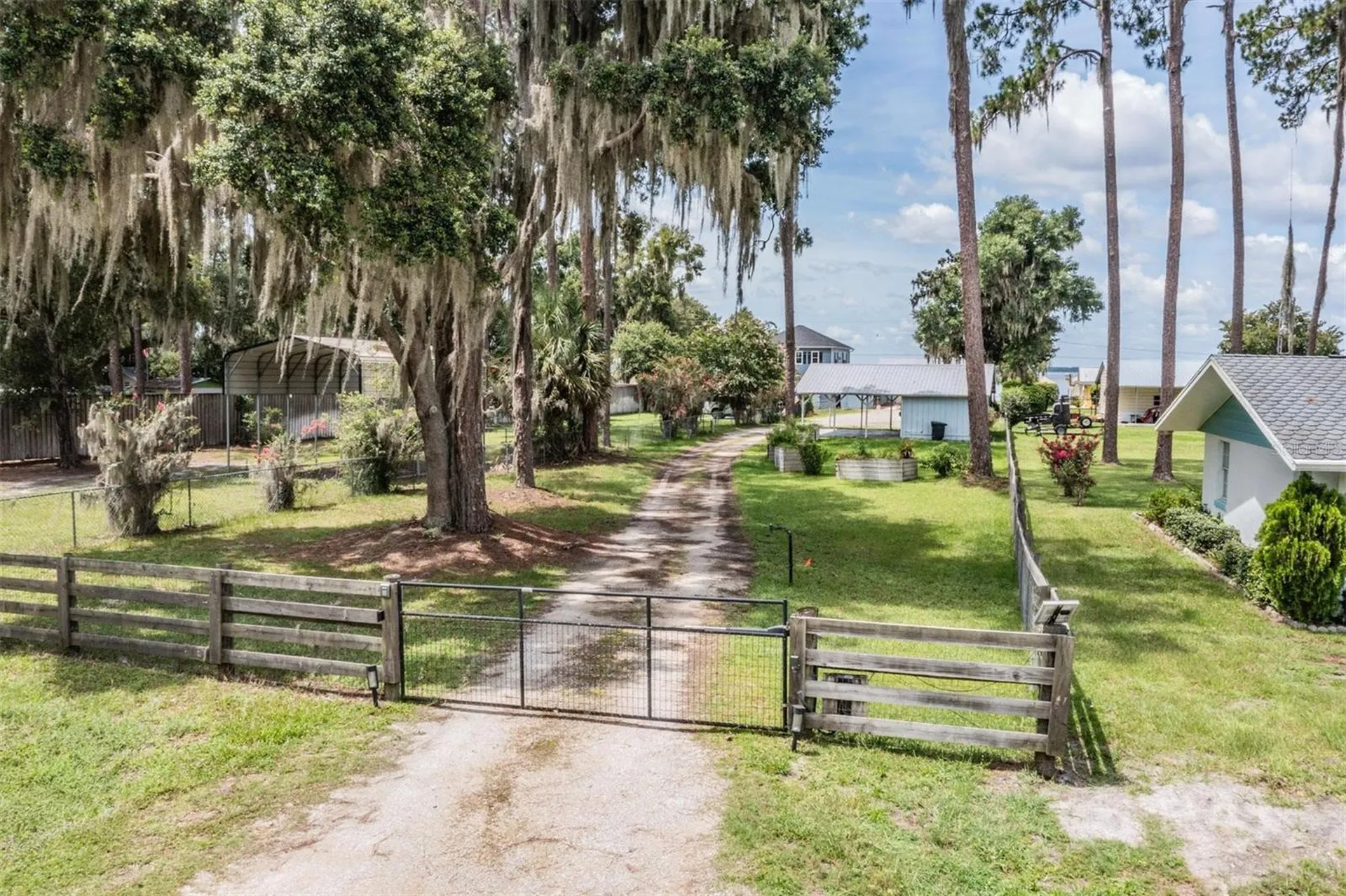 13850 SE 124th Street Ocklawaha FL 32179