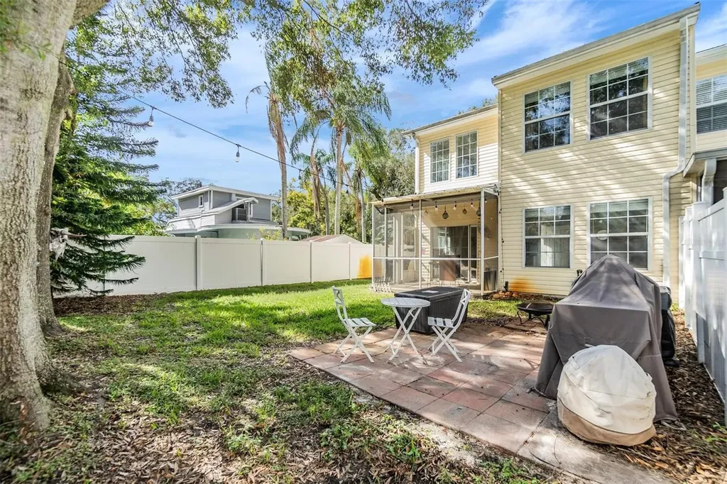 902 Woodbridge Court Safety Harbor FL 34695