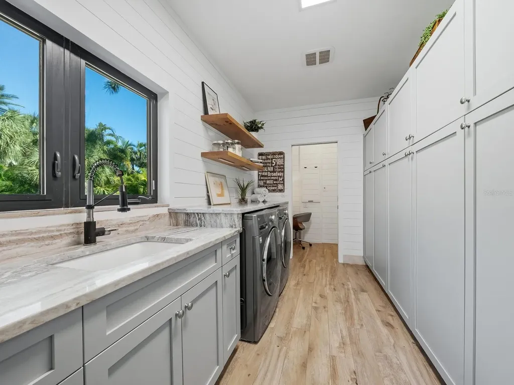 319 Bird Key Drive Sarasota FL 34236
