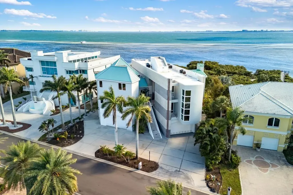 5004 64th Dr W Bradenton FL 34210
