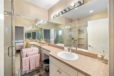 5004 64th Dr W Bradenton FL 34210