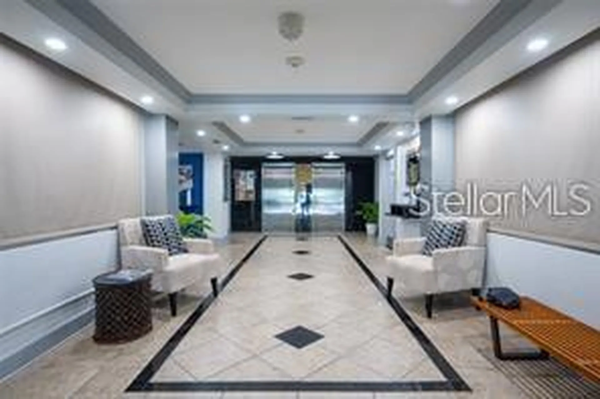 33 S Gulfstream Avenue Sarasota FL 34236