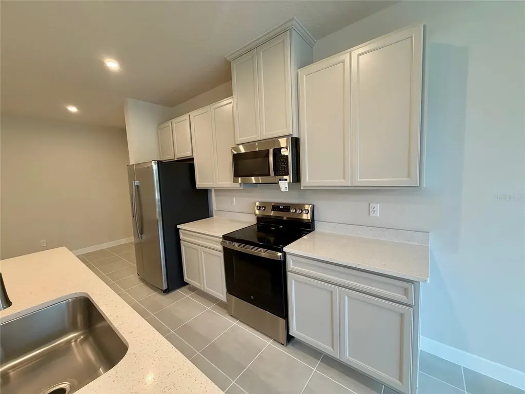 602 Highfalls Avenue Debary FL 32713