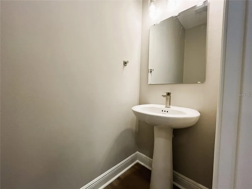 2220 S Bumby Avenue Orlando FL 32806