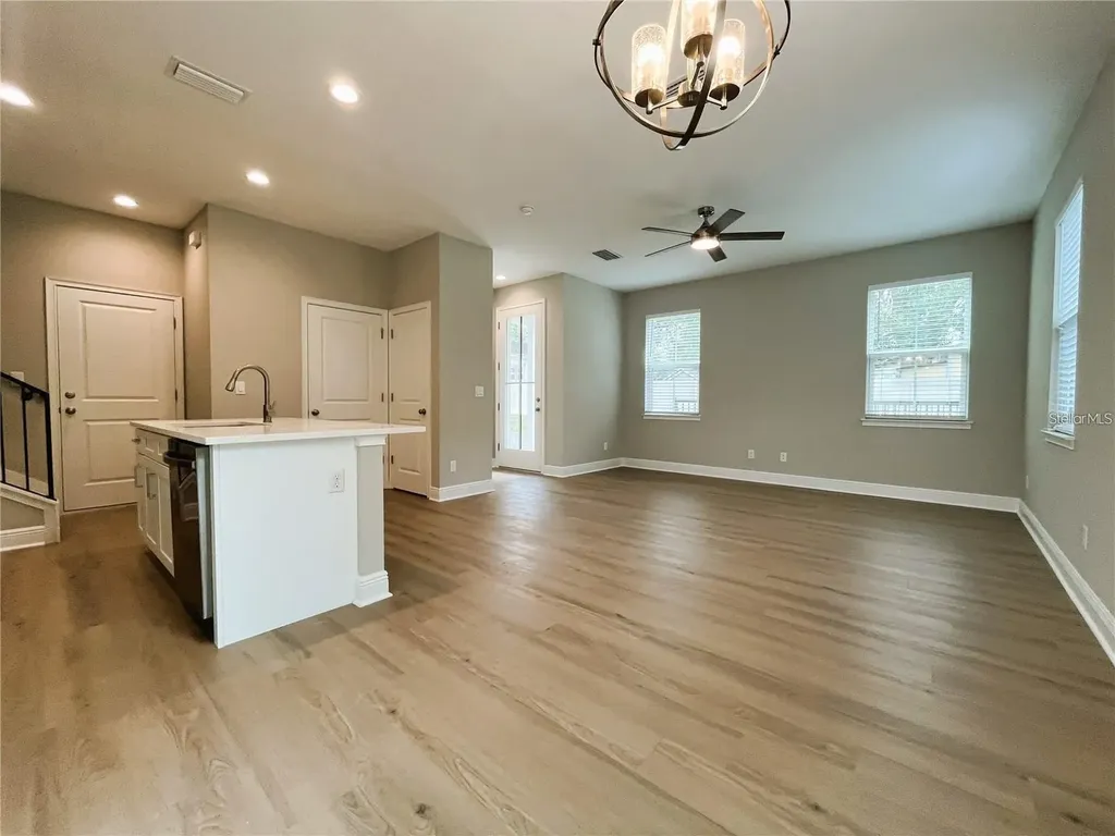 2220 S Bumby Avenue Orlando FL 32806