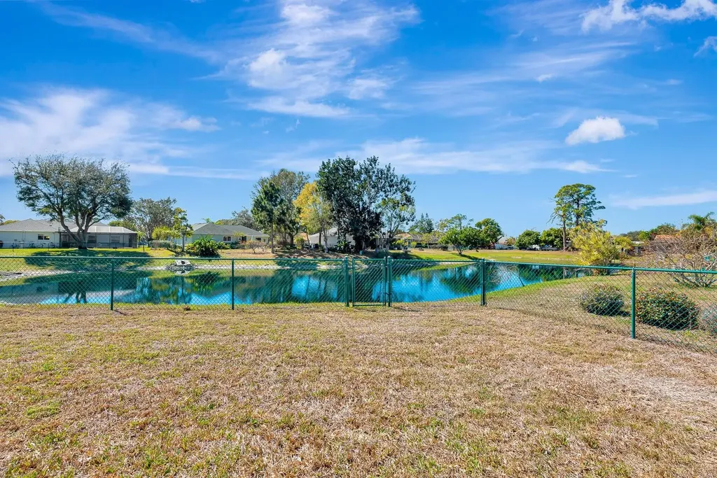 810 Mcarthur Avenue Sarasota FL 34243