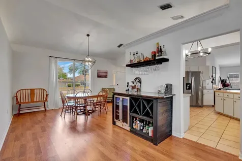 810 Mcarthur Avenue Sarasota FL 34243