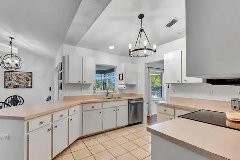 810 Mcarthur Avenue Sarasota FL 34243