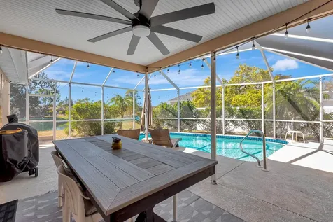 810 Mcarthur Avenue Sarasota FL 34243