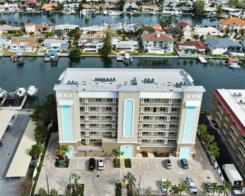 125 Island Way Clearwater Beach FL 33767
