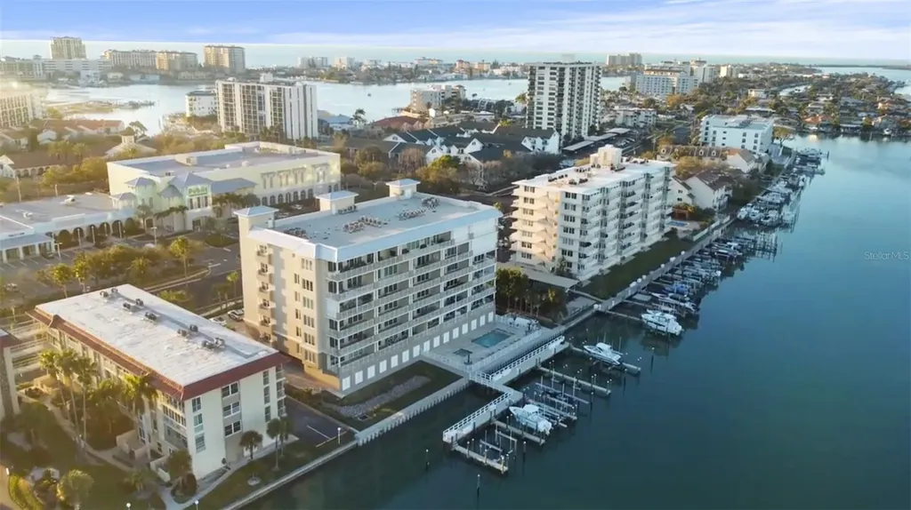 125 Island Way Clearwater Beach FL 33767