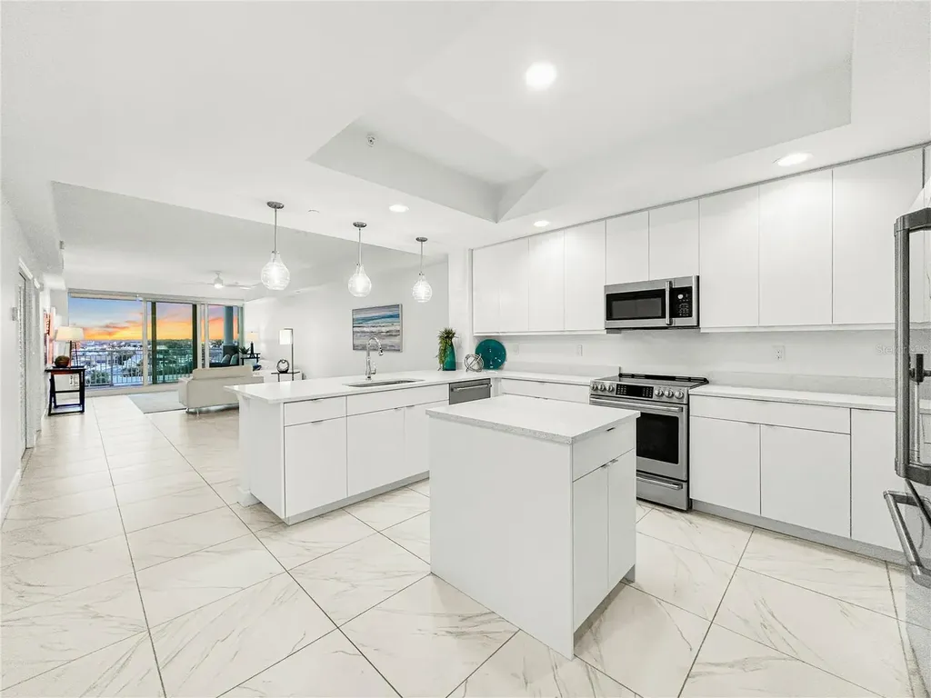 125 Island Way Clearwater Beach FL 33767