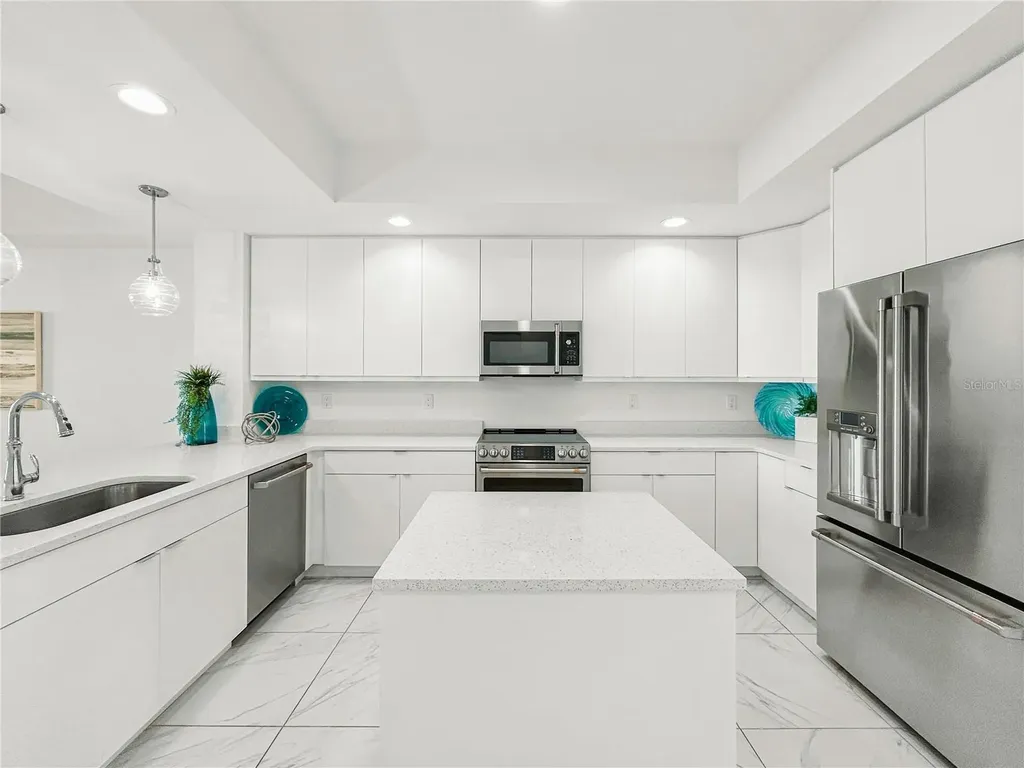 125 Island Way Clearwater Beach FL 33767