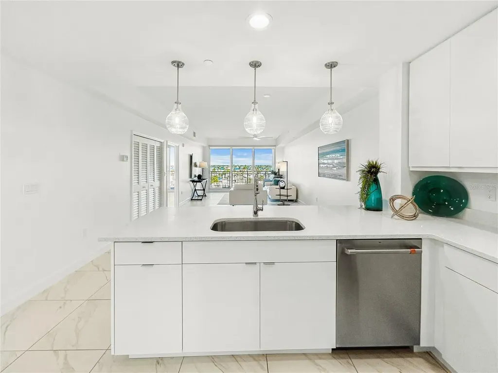 125 Island Way Clearwater Beach FL 33767