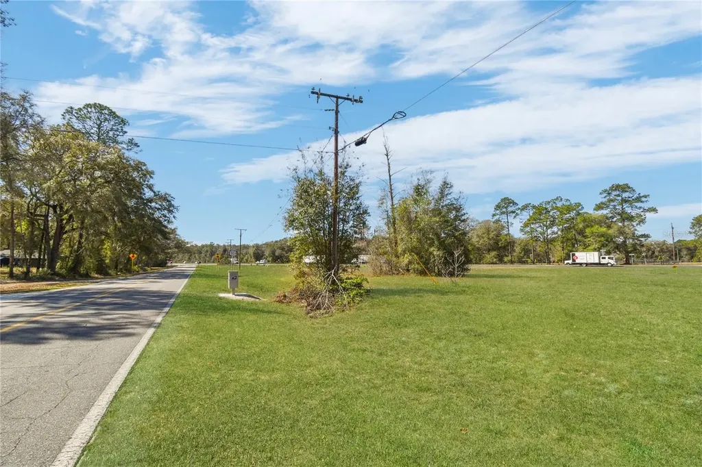 9150 SE County Road 221 Hampton FL 32044