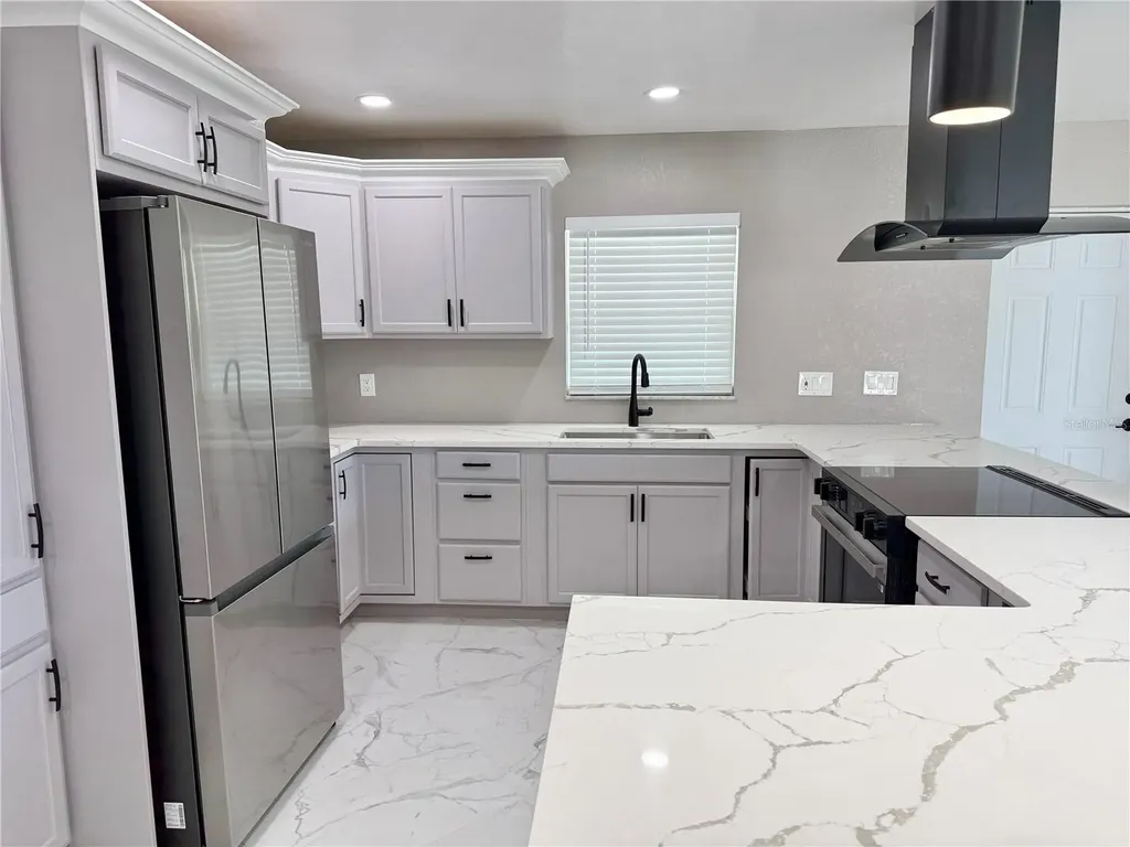 715 65th Avenue Drive W Bradenton FL 34207