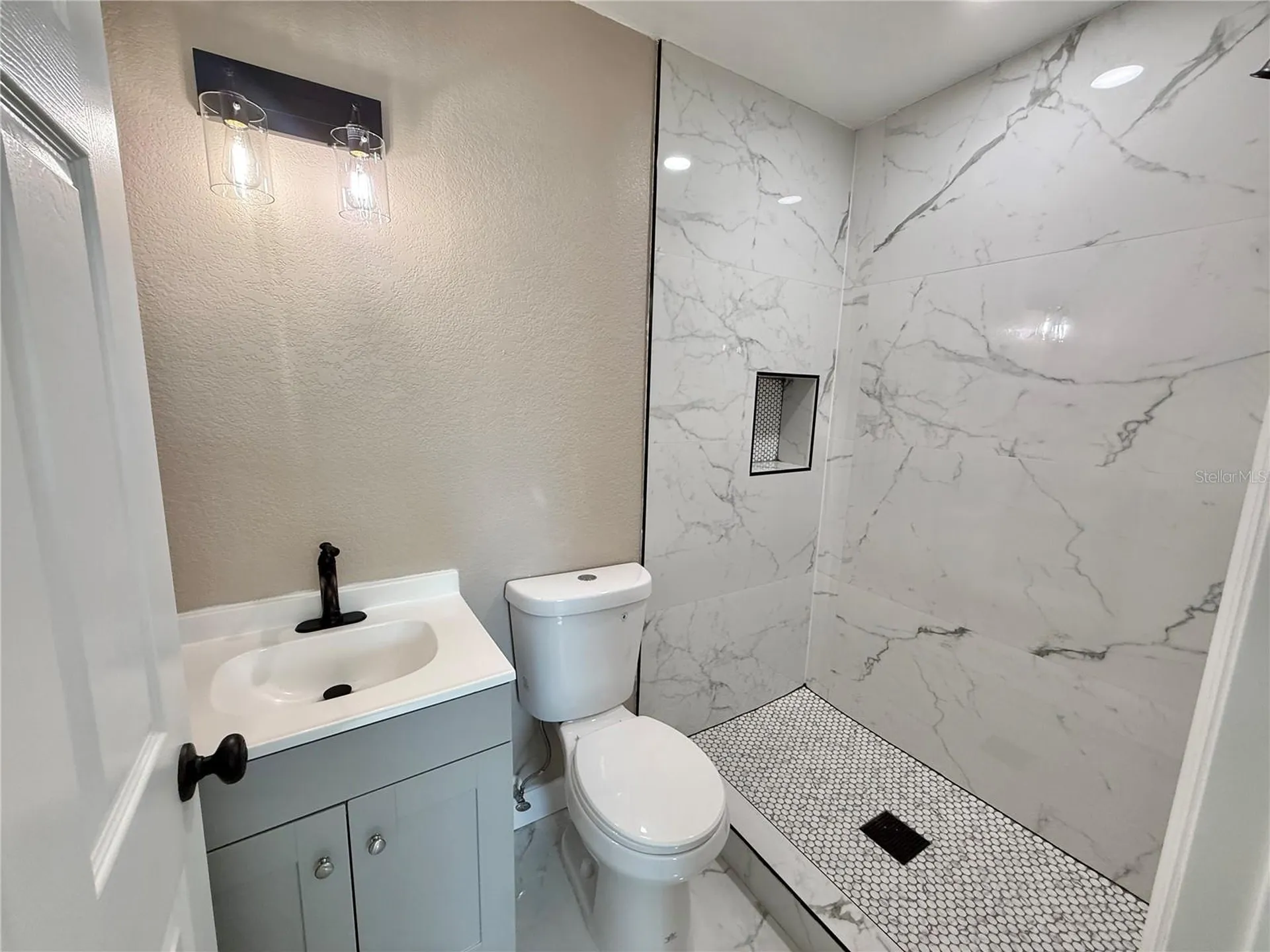 715 65th Avenue Drive W Bradenton FL 34207